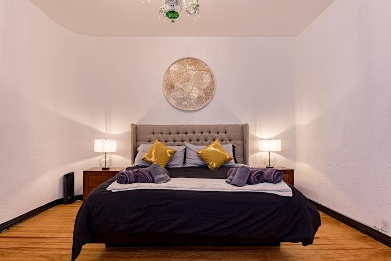 Huge Home for 23 Rare Indoor Garden Near Hotspots - image 15
