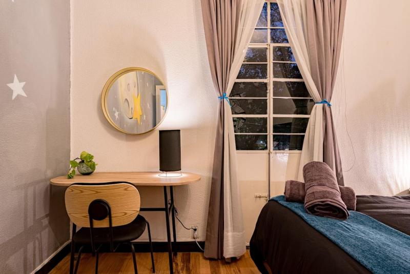 Huge Home for 23 Rare Indoor Garden Near Hotspots - image 38