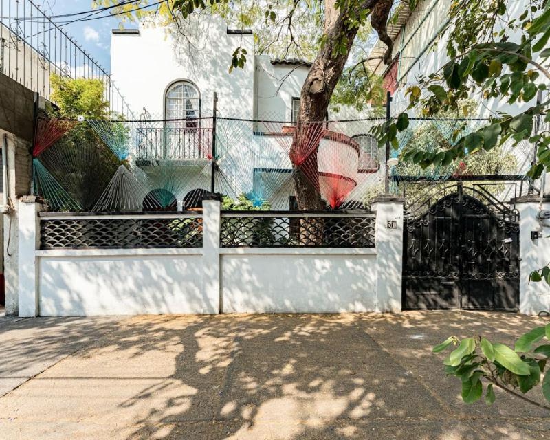 Huge Home for 23 Rare Indoor Garden Near Hotspots - image 44