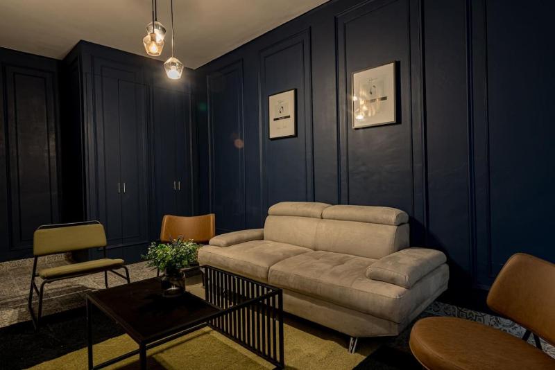 Huge Home for 23 Rare Indoor Garden Near Hotspots - image 26