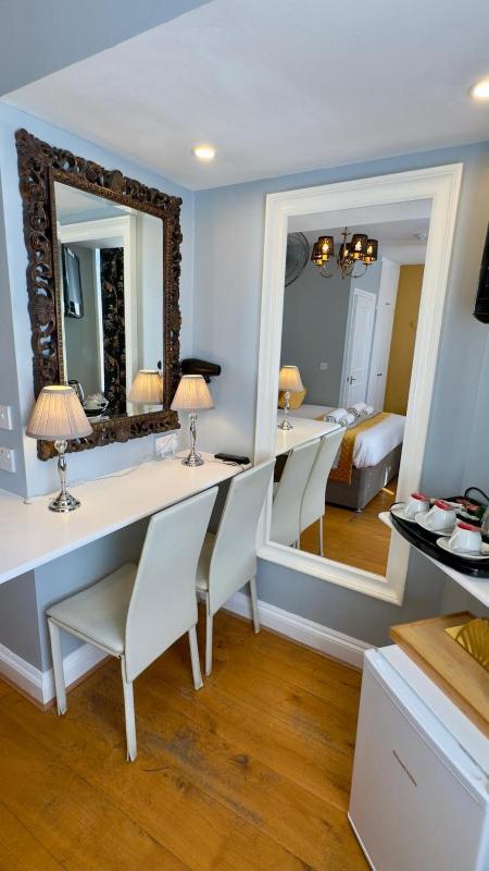 Standard Triple Room image 3