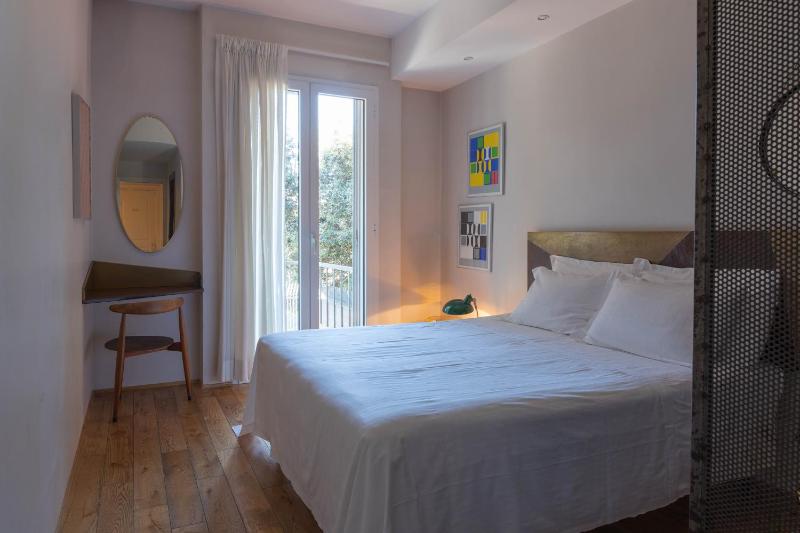 Basic Double or Twin Room image 4