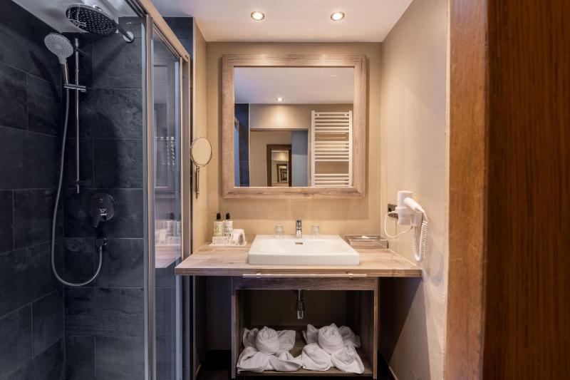 Junior Suite with Mountain View image 2