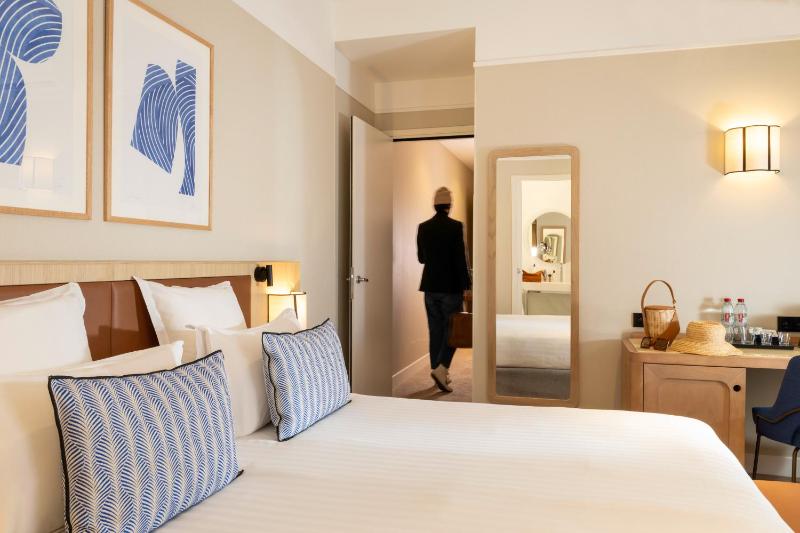  Deluxe double or Twin Room image 4