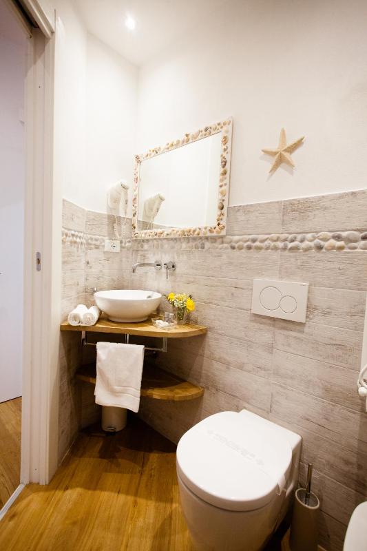 Standard Double Room - Via di Monale 75 image 4