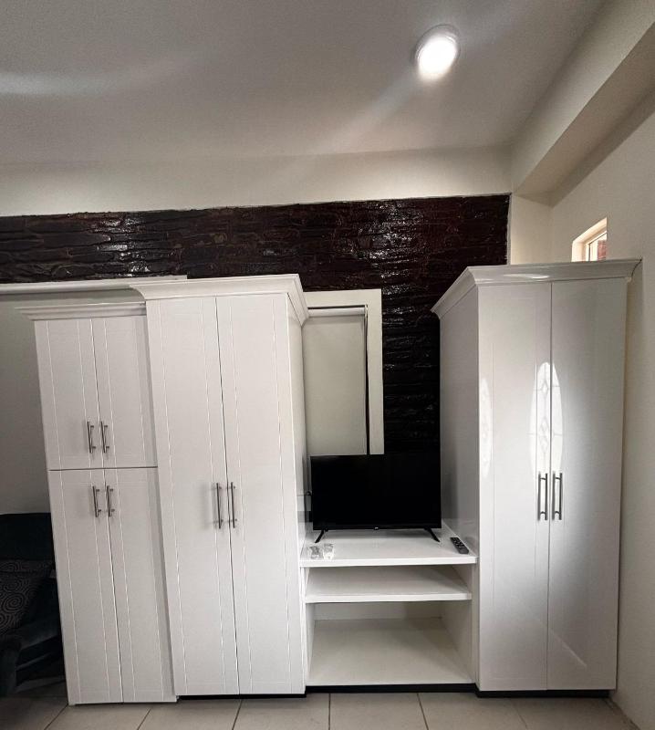 Elm's Secret Nest Westmoorings-2 Bedroom Suite and Pool - image 13