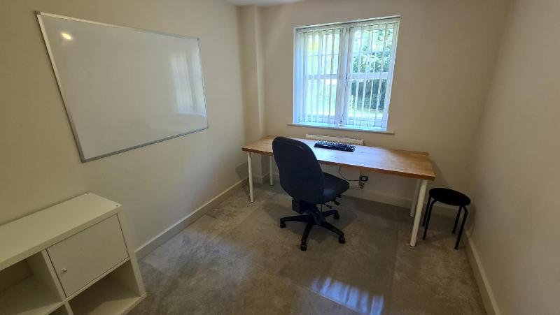 Private Luxury Ensuite Room Southampton - image 4
