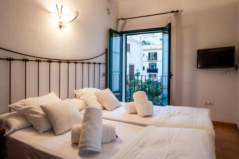 One-Bedroom Apartment (3 Adults) image 1