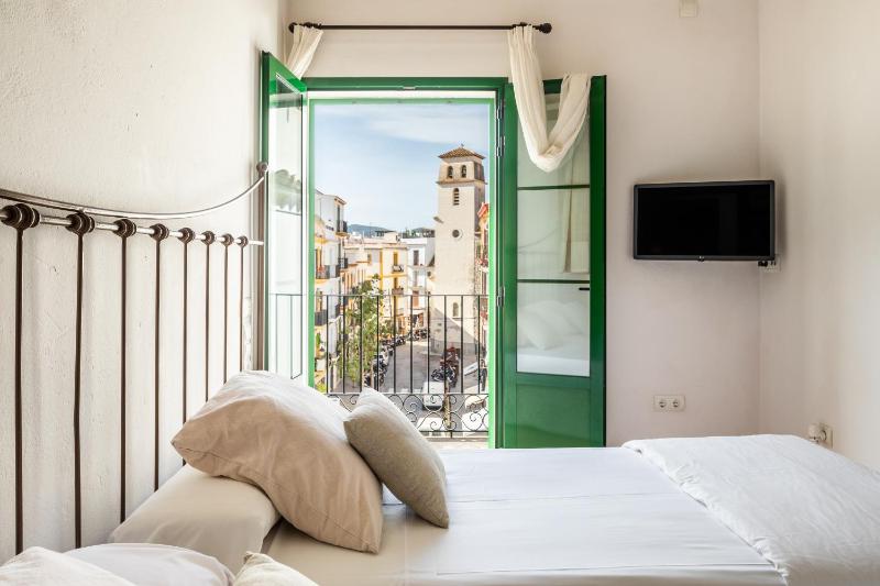 One-Bedroom Apartment (3 Adults) image 3