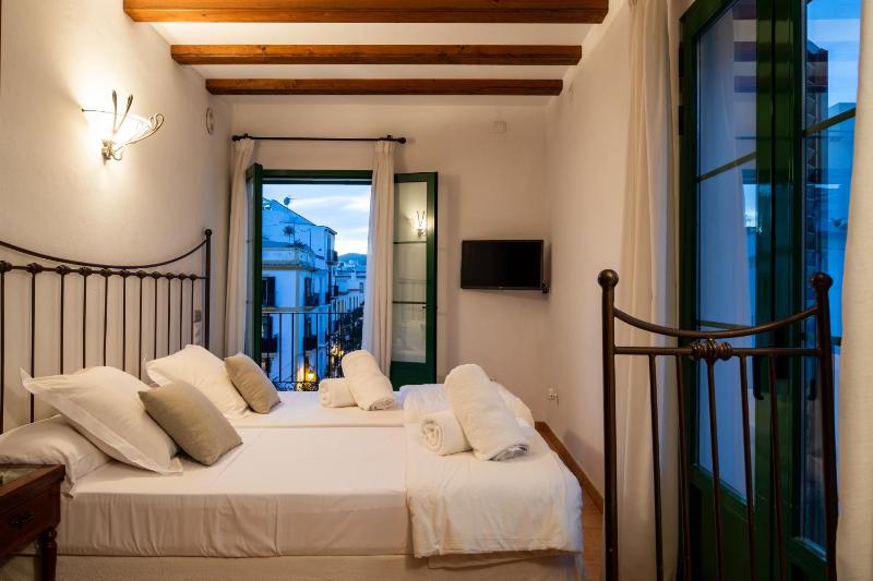 One-Bedroom Apartment (3 Adults) image 4