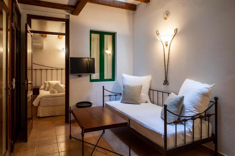 Two-Bedroom Apartment (4 Adults) image 3