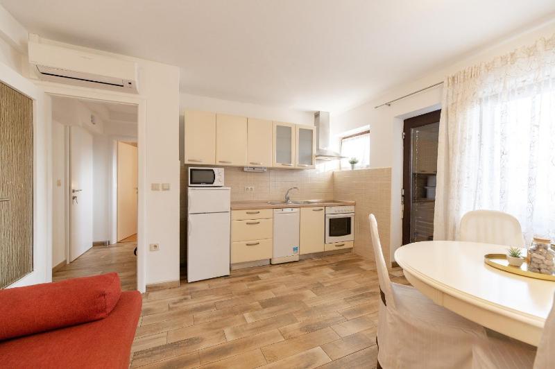 Bubi Apartments - image 9