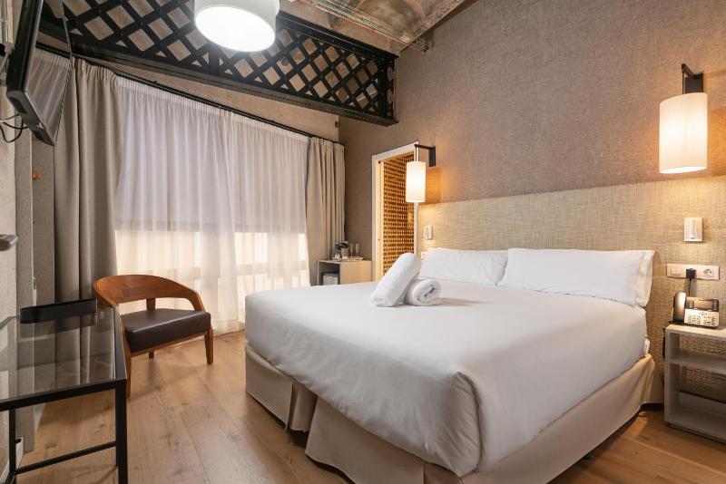 Double Room image 4