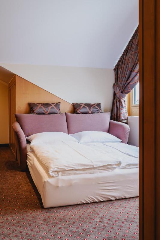 Quadruple Room image 3