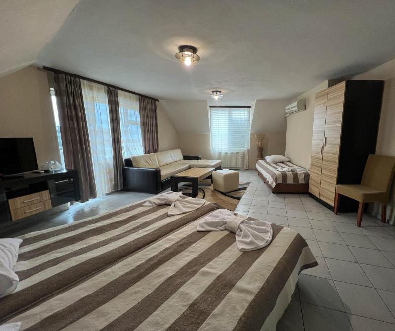 Triple Room image 1