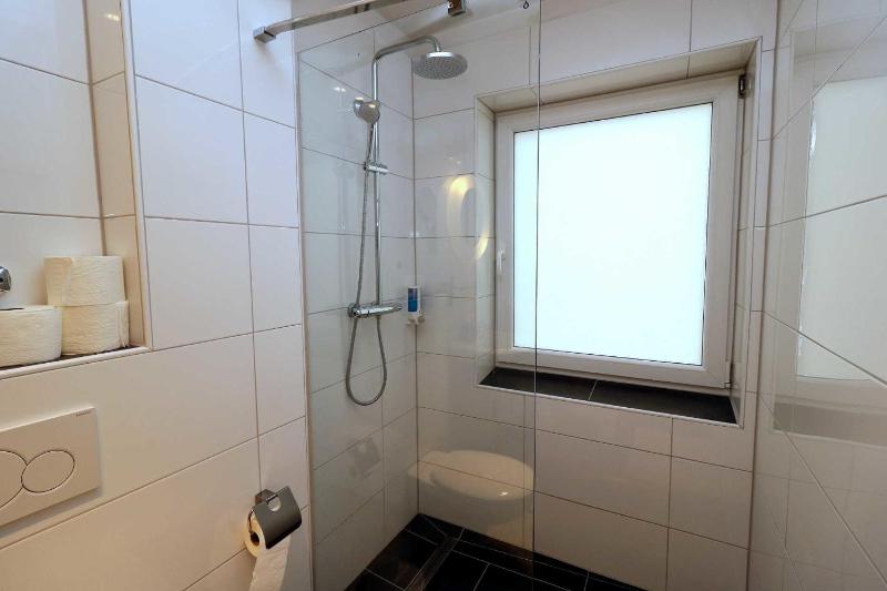 Apartment image 3