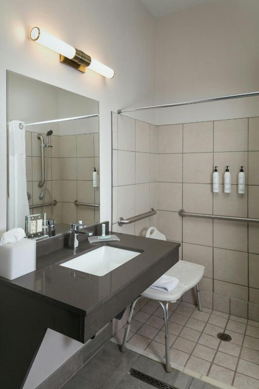 King Room image 4