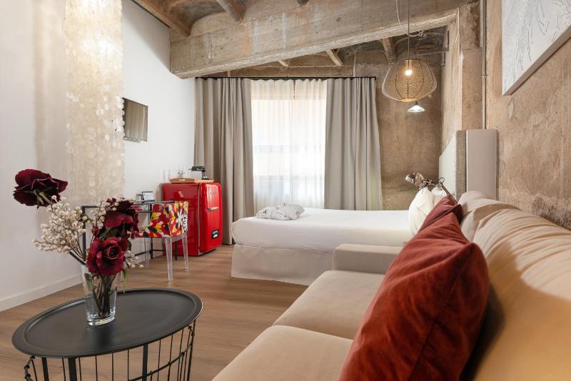Premium Double Room with Terrace image 4