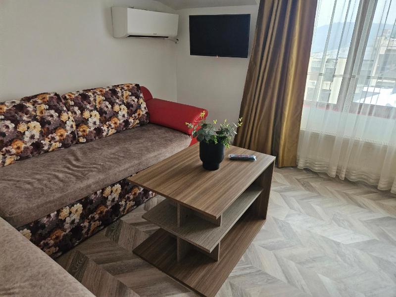 Family Suite with Panoramic View (No Balcony) image 2