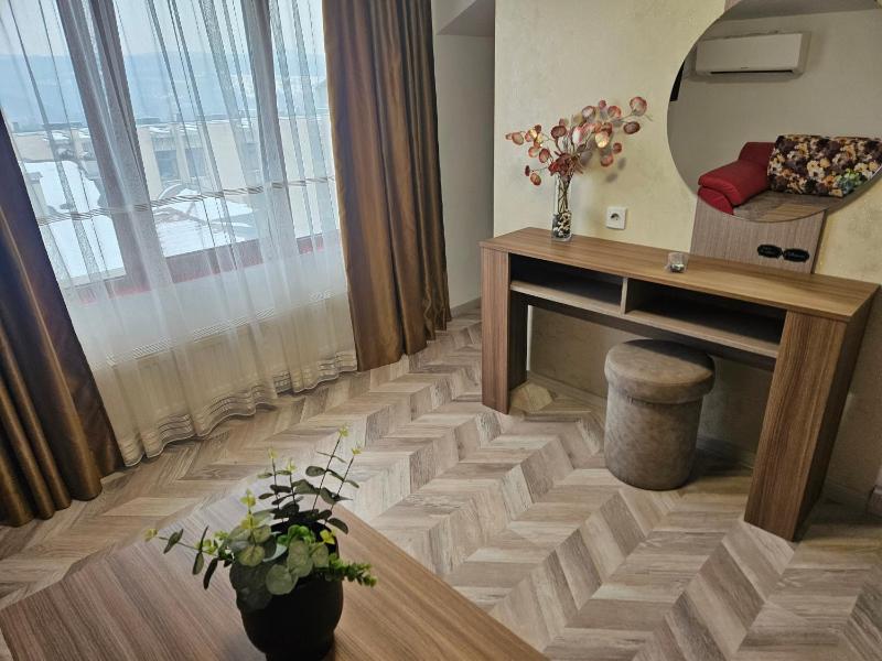 Family Suite with Panoramic View (No Balcony) image 3