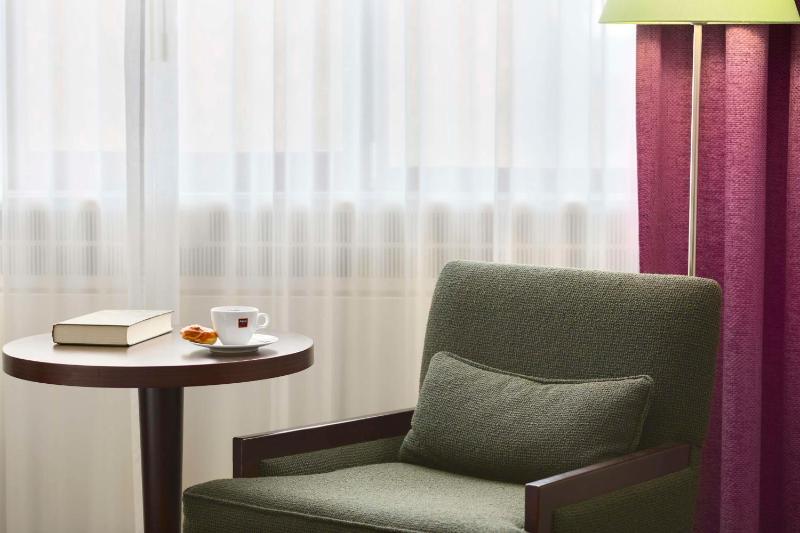 Superior Double or Twin Room image 4