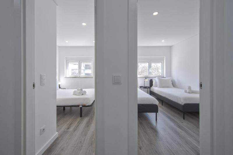 Olivais Modern by Homing - image 11