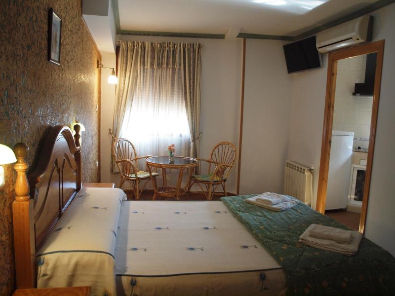 Double Room with Kitchenette image 2