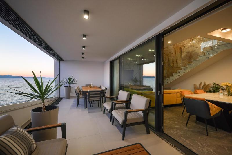 Residence 8 - image 50