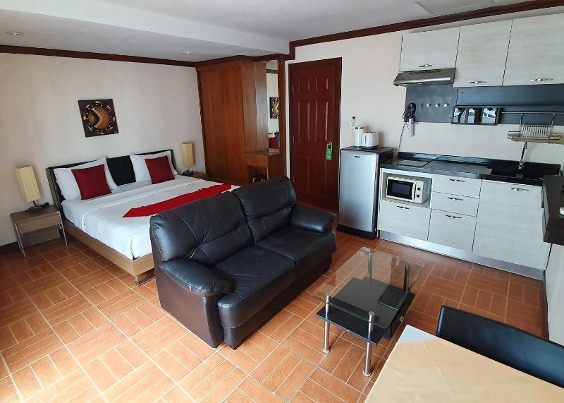 Patong Karlssons Hotel - image 2