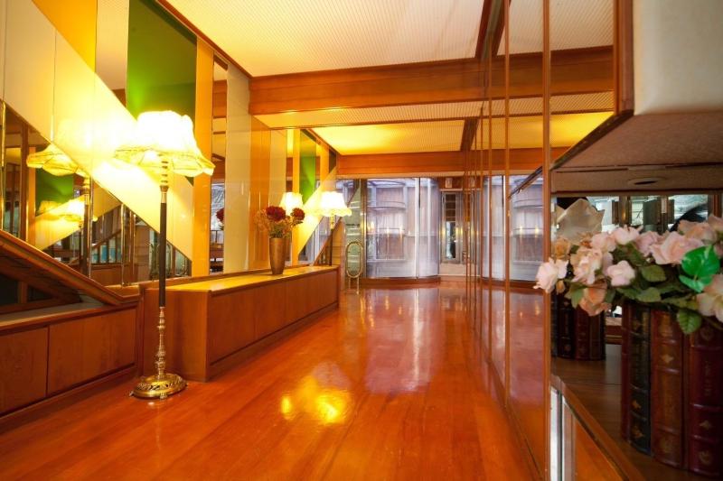 Utopia Holiday Hotel - image 20