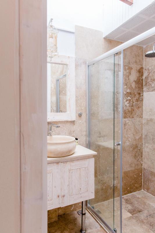 Double Room with Sea View image 2