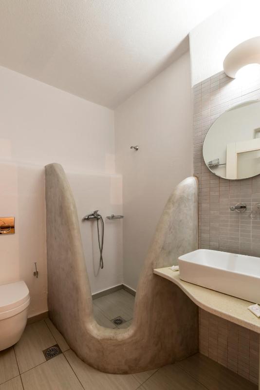 Semi Basement Apartment (4 Adults) image 3