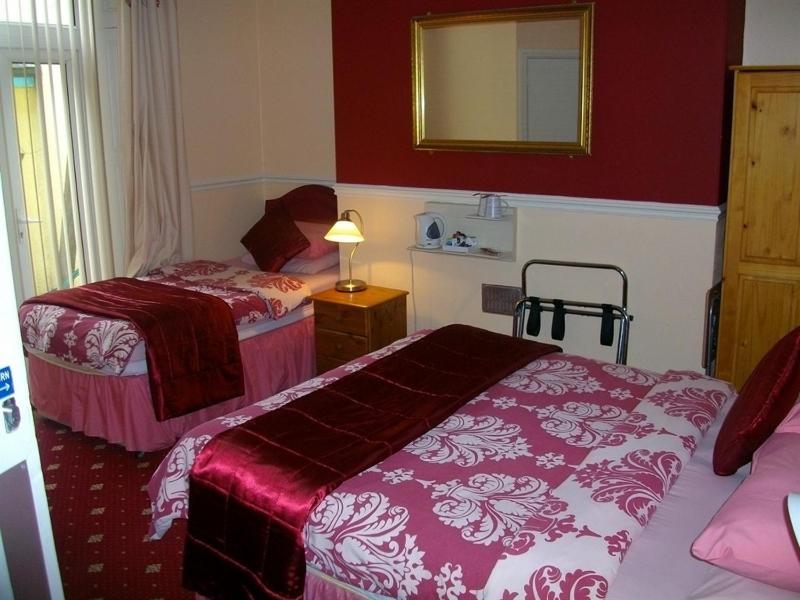 Triple Room image 1