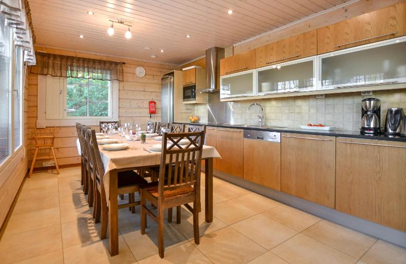 Four-Bedroom Villa with Sauna image 2
