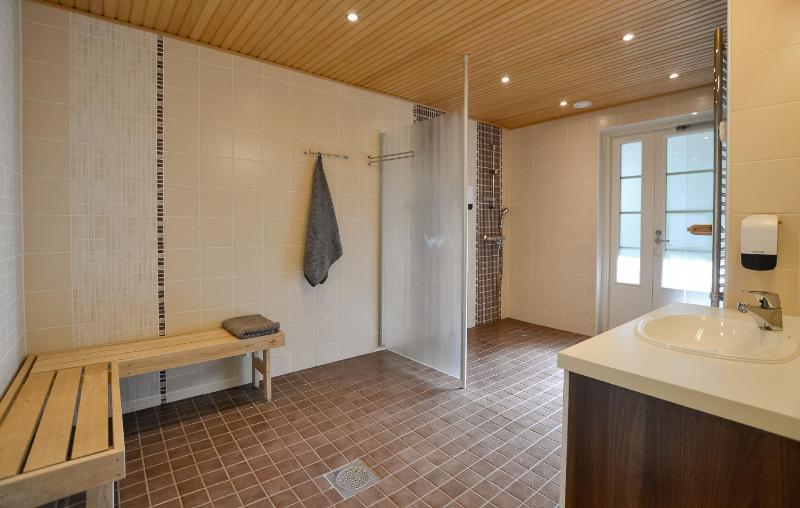 Large Four-Bedroom Villa with Sauna image 2