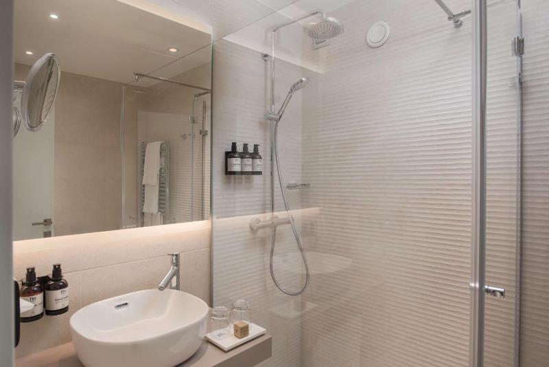 Standard Single Room image 2