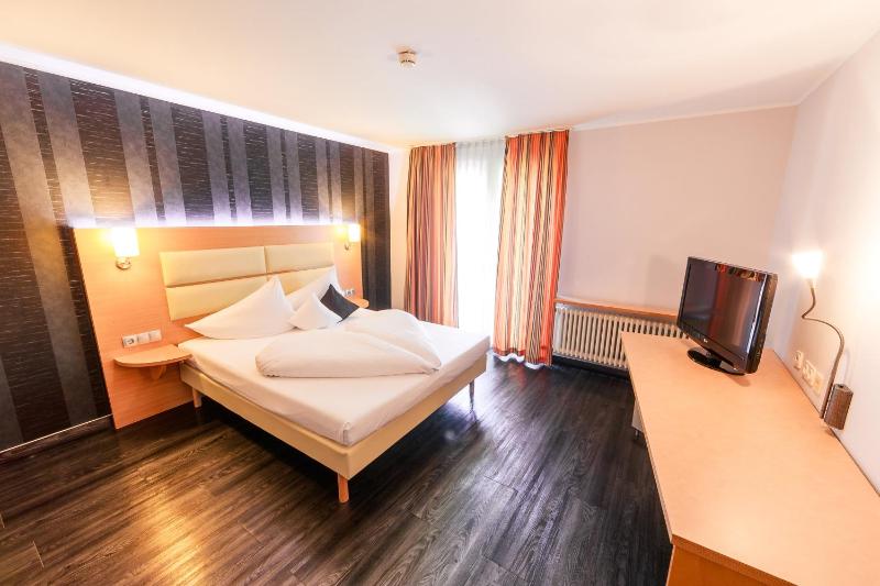 Standard Single Room image 4