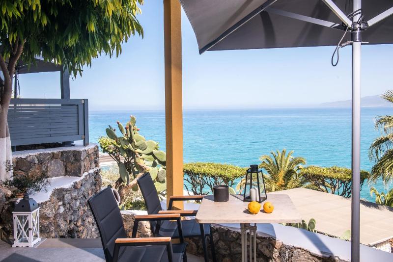 Studio with Sea View image 4