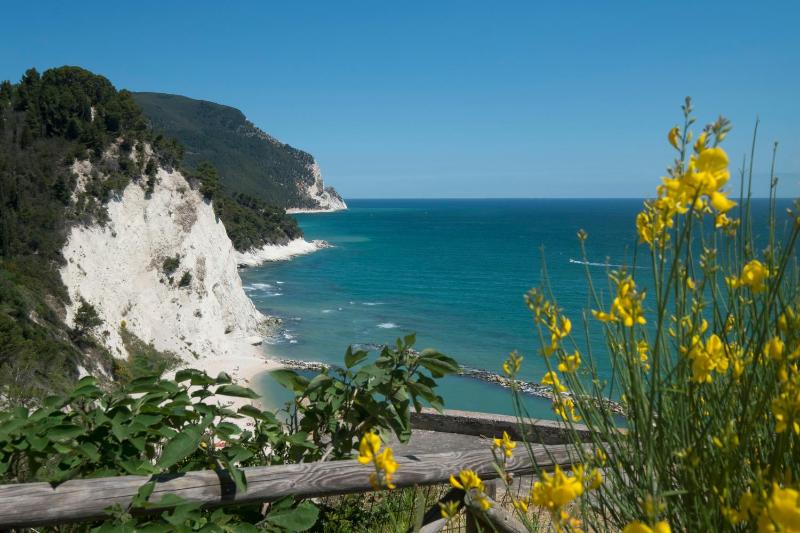 635 - Bilocale a Marcelli al Villaggio Rosa con giardino e barbecue in muratura climatizzato - SPIAGGIA e NAVETTA PRIVATA INC - image 10