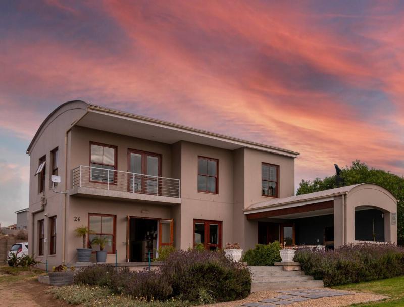Serene Langebaan Getaway with Garden and pool views - image 1