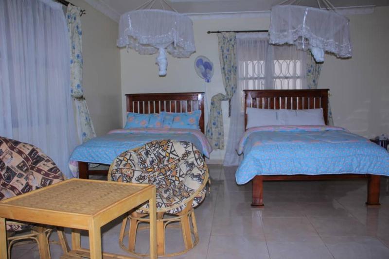 Double or Twin Room with Private Bathroom image 1