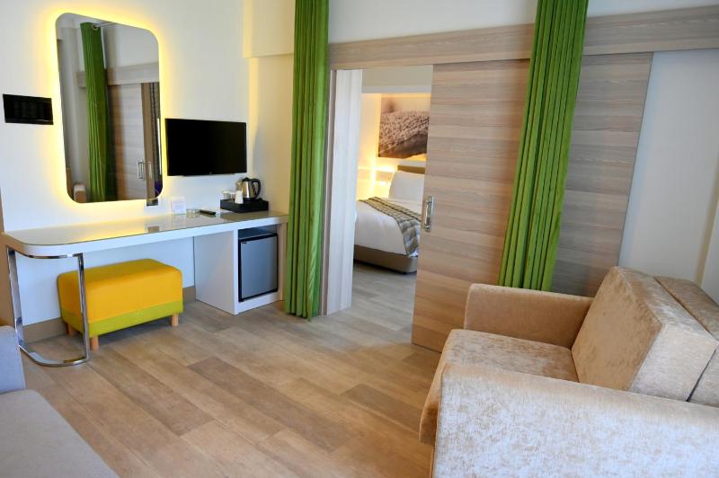Family Room image 1