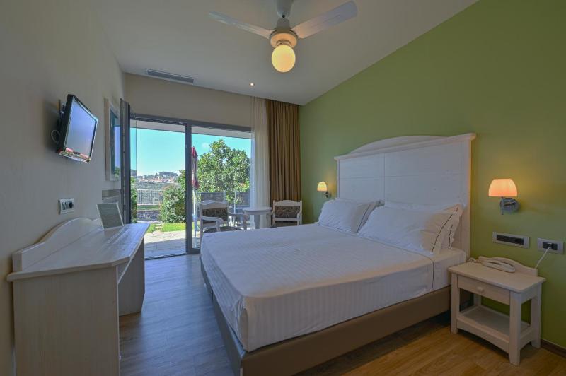 Standard Double Room image 1