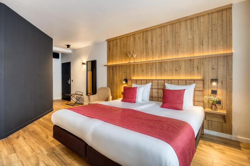 Superior Deluxe Double or Twin Room  image 1