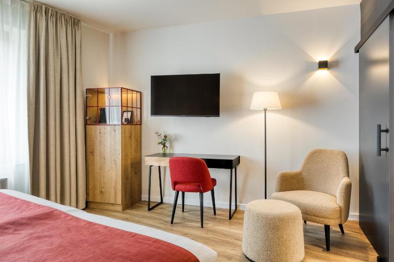 Superior Deluxe Double or Twin Room  image 2
