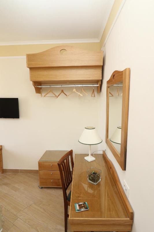 Economy Double or Twin Room image 2