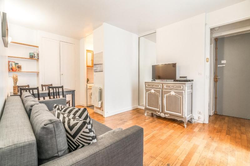 One-Bedroom Apartment image 2