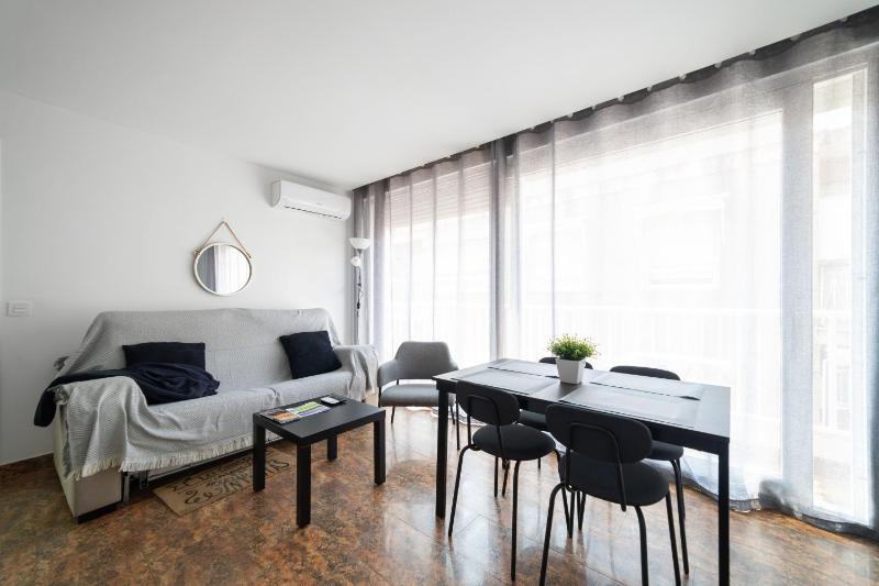Hotel Quatre Llunes - image 4
