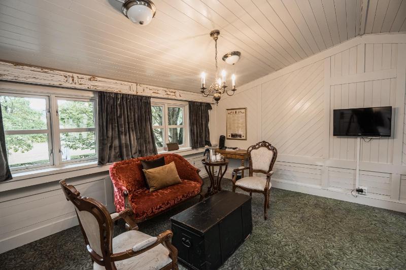 Junior Suite image 2