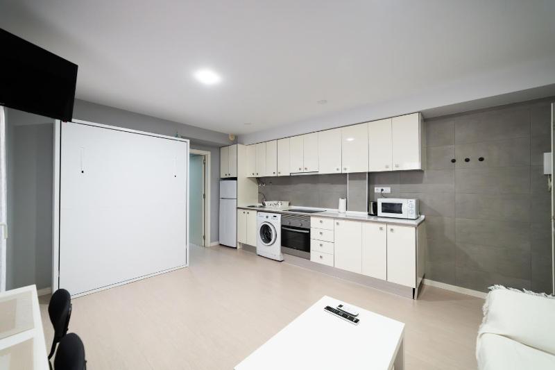 Hotel Quatre Llunes - image 3
